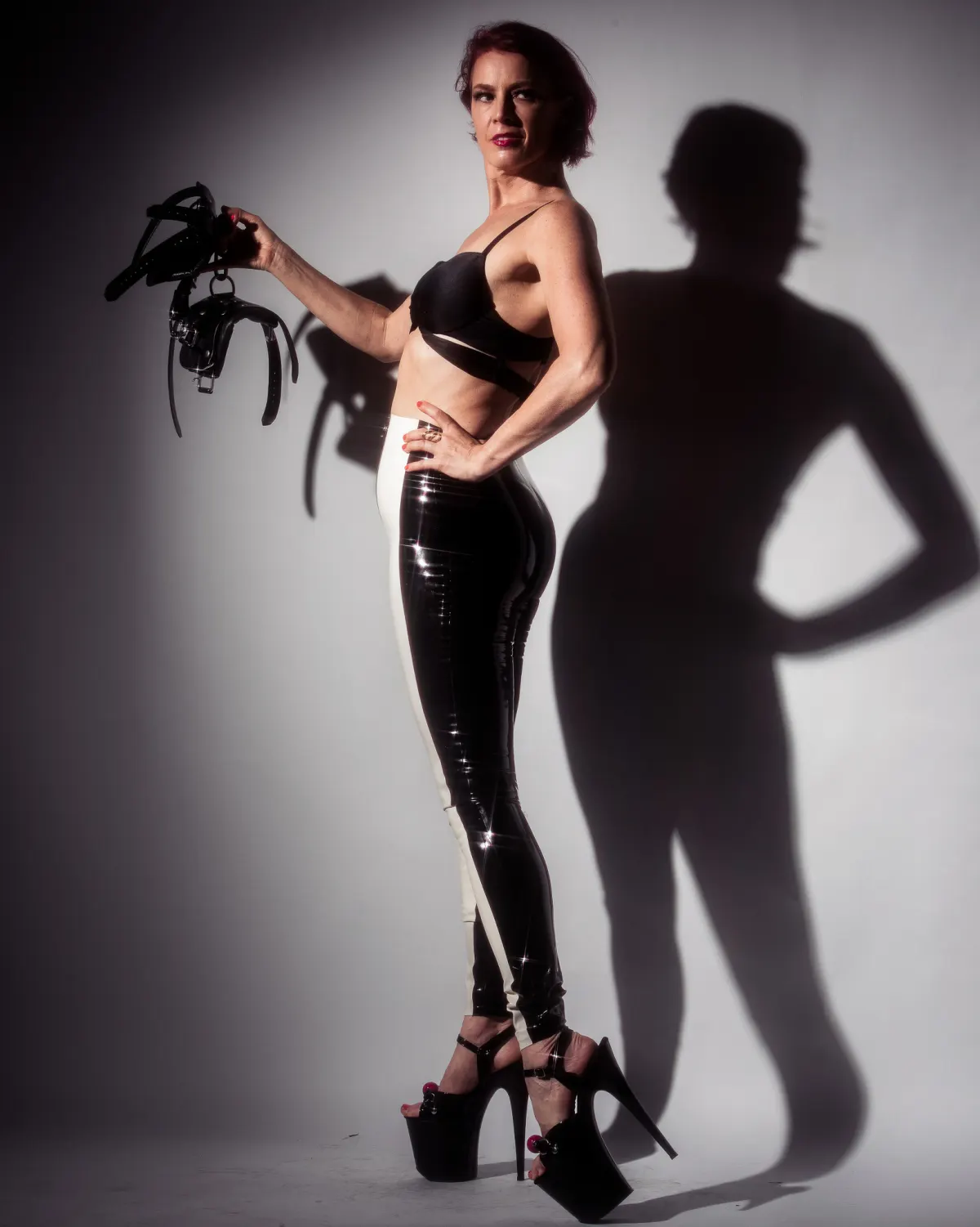 Goddess Viktoria Sway NYC Dominatrix in latex